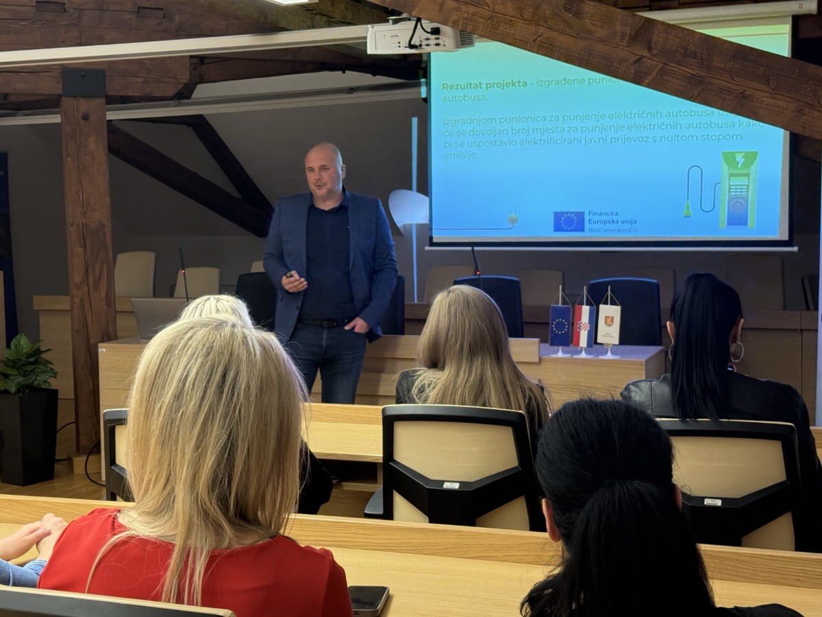 Temelji za „zeleni“ prijevoz: Započeo projekt izgradnje punionica za električne autobuse u Virovitici